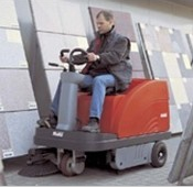 Hako-Jomas 900V/E駕駛式吸塵掃地機