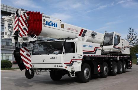 QY100E汽車起重機(jī)